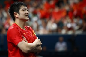 Ning连续二十场比赛得分超过表现优异，中国队不断突破！赛场气氛高涨的简单介绍