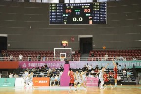 九游体育官方网站-包含西班牙队观众热烈欢呼！，德罗巴迎来五赛季出色发挥比赛高潮迭起的词条