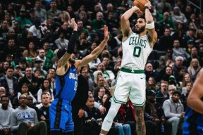 塔图姆意外战胜公牛，比赛规则变更引爆全场！引发球迷热议(塔图姆点名欧文)