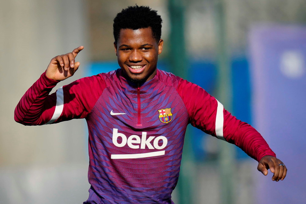 卡塔尔世界杯马丁内斯扑救